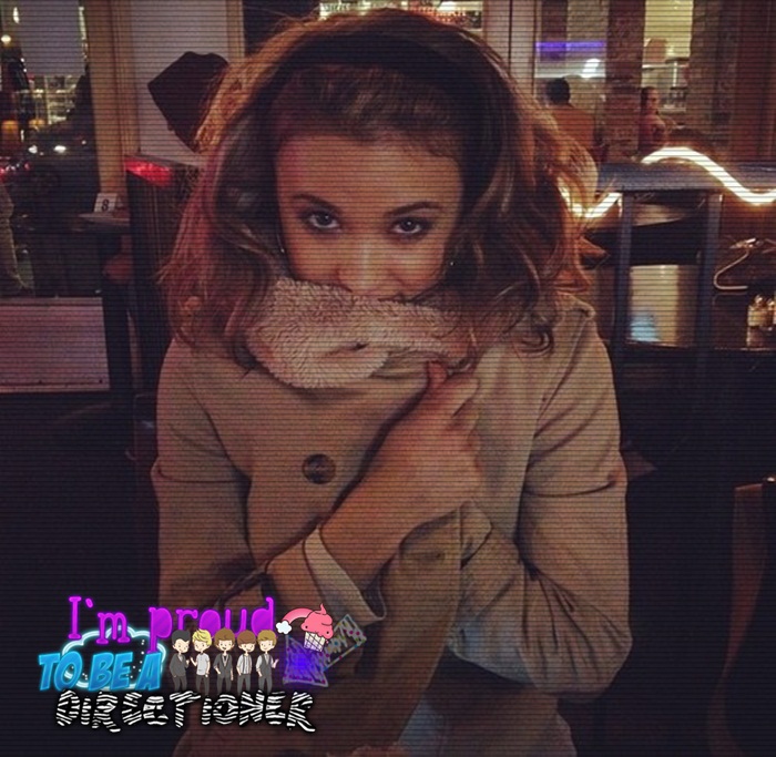 ╠ ˡᵉᵗᵗᶤᵉʰ ╣→ . vrei cu Niall ? ;> # candice + ce zici de ZAYN ? ;;) # biiu .