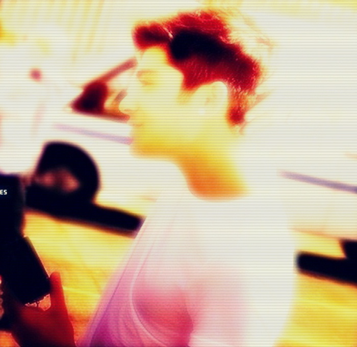 ». hmm. ;-?. am îndoieli. serioase. în privinţa asta. ;;) - click -; lettieh. . scuze că-ţi cer asta. . dar ai putea să te faci. miles ;&quot;3 ?. am un punct. sensibil şi pentru. Osment. . şi d-asta x_x ;o3. dacă vrei =;
