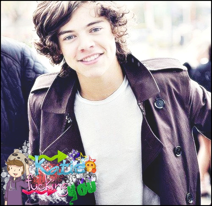 ; SE PUTEA ? :| # biiu + e din aceleași candids dar e singura editată =)) # biiu