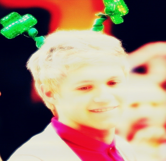 → ; ∞. tu ai poze doar cu candice şi niall ;l ? =)))))))