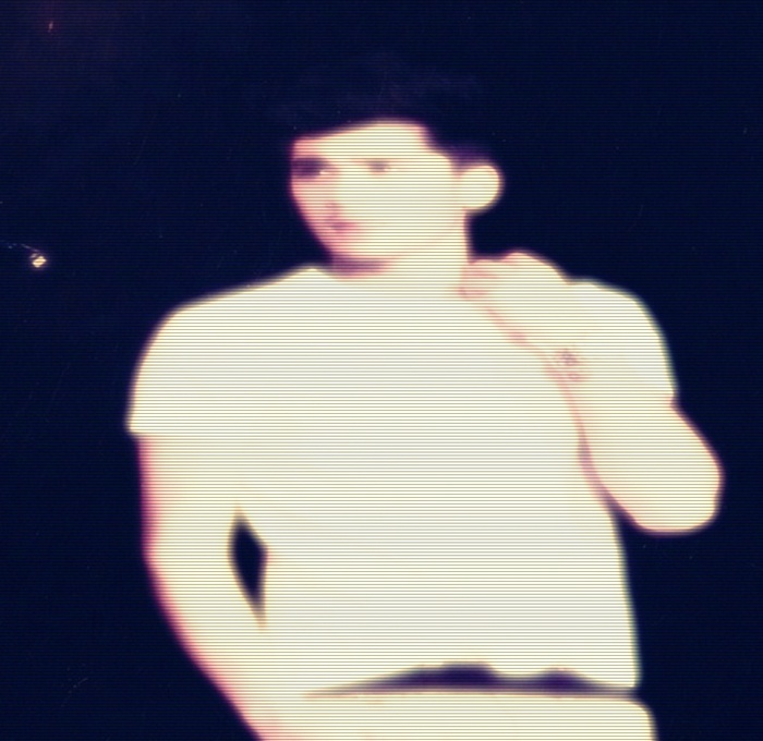 → ; ∞. aw ;3. just don-t talk :) - click -; let your body body talk for ya. ;;) ( o sărută ). + [ scuze dacă mai scriu naşpa în engleză ;-?. nu sunt foarte deştept O,O =)) ]
