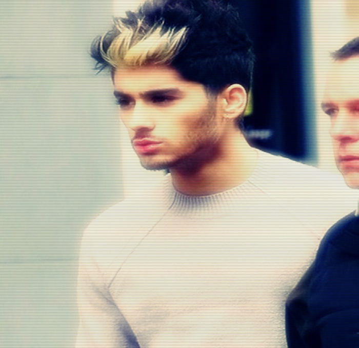 → ; ∞. iar tu ai încălcat de mult legile naturii ;3 - click -; chiar nu am cuvinte să-ţi spun.. cât de mult însemni pentru mine. ţi-aş putea spune că eşti viaşa mea sau inima mea.. dar nu cred că ar fi de ajuns.. pentru că pentru mine eşti mai mult de atât. ;3
