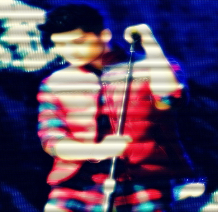 → ; ∞. nu chiar. . ce-o să zică annieh ?. ( i.p. )