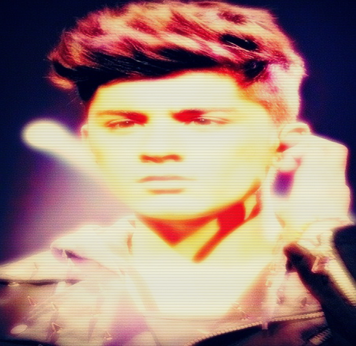 → ; ∞. O.O. . + e sexy ;<.