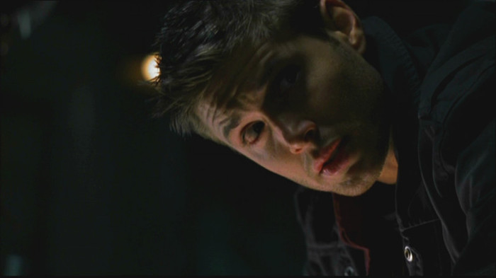 ★ ; DE AZI SUNT Şi DEAN.