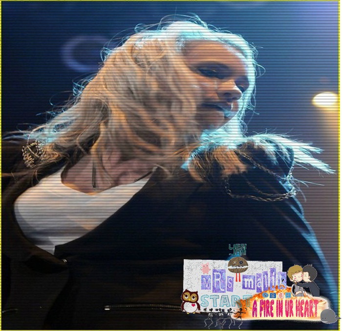 ╠ ˡᵉᵗᵗᶤᵉʰ ╣→ . mersii :) + despre ce e vorba ? ;-s # zayn .