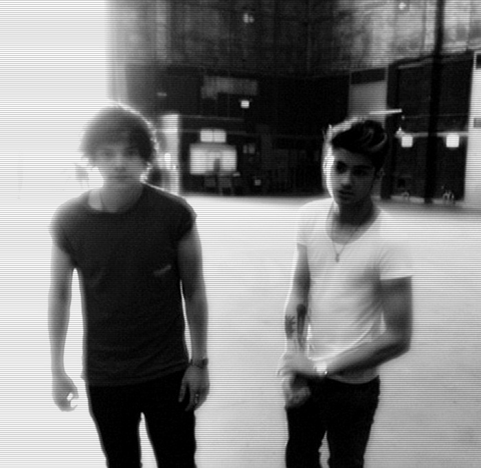 → ; ∞. o spui de parcă eu sunt adevăratul zayn. × annie. ; - click lettieh -; nu. . e vina mea -_- ; am mers pe principiul &quot; Inima cere ce inima vrea &quot; şi m-am lăsat dus de un val prea mare de sentimente.
