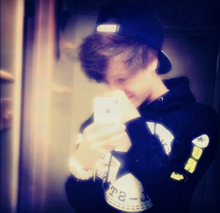 → ; ∞. altceva nu-mi vine. × lettieh. ;