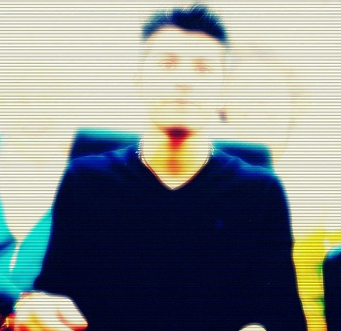 → ; ∞. schimbând personajul nu se schimbă şi problema. - click -; asta nu mai e între cei doi zayn. . e între noi. . annieh şi biu ;|
