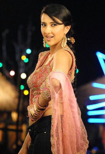 Shakshi-Sivanand-Stills (13)