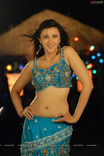 300344_231947616855886_1803003378_n