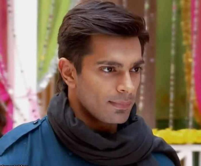 59931_193007814179265_401009178_n - Karan Singh Grover