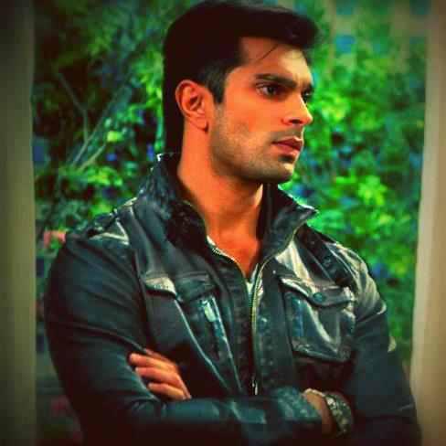 74959_189743234505723_1191148109_n - Karan Singh Grover