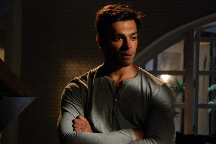 252189_285271754929707_751335578_n - Karan Singh Grover