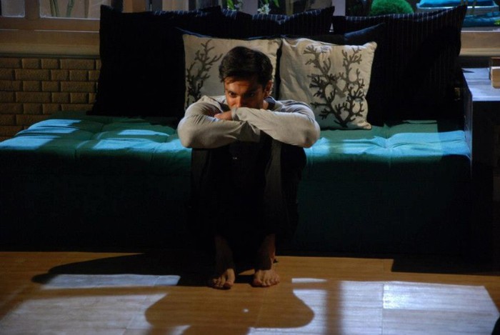 407830_285271768263039_1339673183_n - Karan Singh Grover