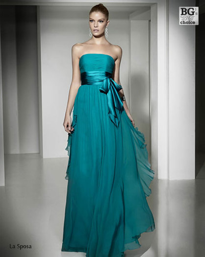 7rochie-seara-silueta-la-sposa-2011_21[1] - clothes