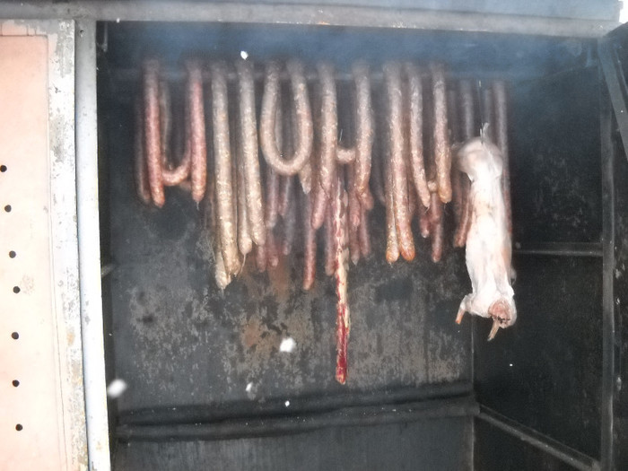 in afumatoare pusi....