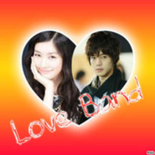 Amy intra si vede ca hyun bin adormise