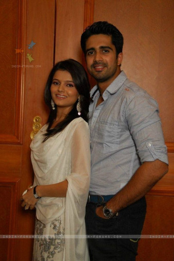 123454-avinash-sachdev-and-rubina-dilaik-in-chhoti-bahu