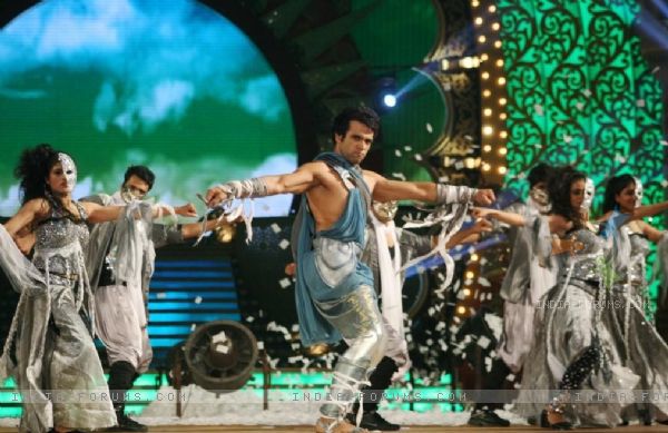 242305-rithvik-dhanjani - Asha Negi si Rithvik Dhanjani poze COOL