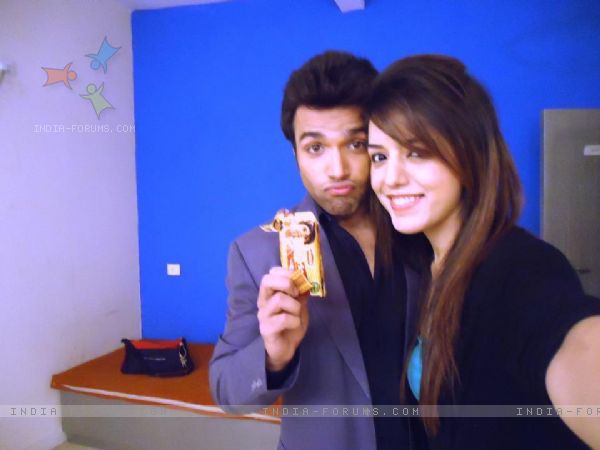 233962-rithvik-with-priya-chauhan