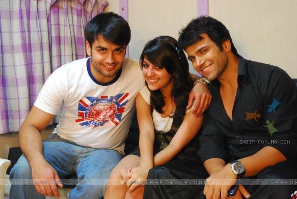 186686-rithvik-dhanjani-and-vivian-dsena - Asha Negi si Rithvik Dhanjani poze COOL