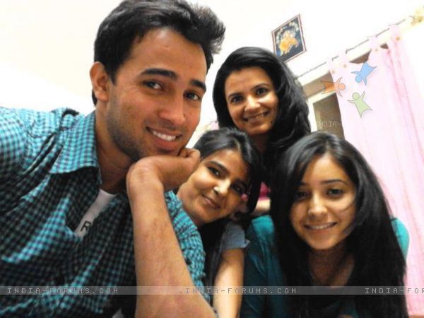 196330-karan-sharma-asha-negi-and-neetu-singh