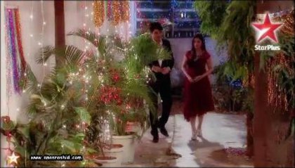 321054_268000679994567_1386742530_n - Diya Aur Baati Hum_Destine implinite