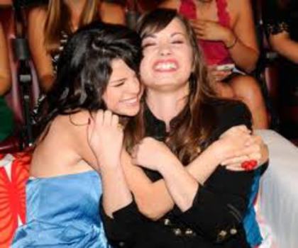 SEL&DEMI - Selena si demi