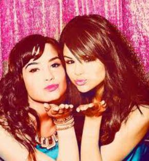 SEL&DEMI