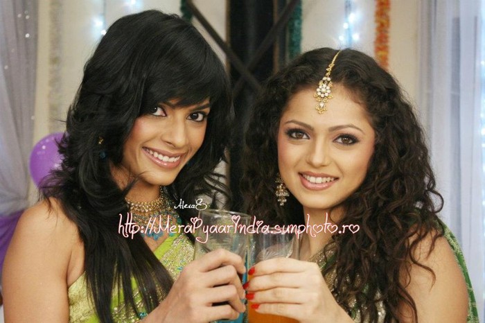 561370_353407341363002_114298886_n - Sunaina Gulia