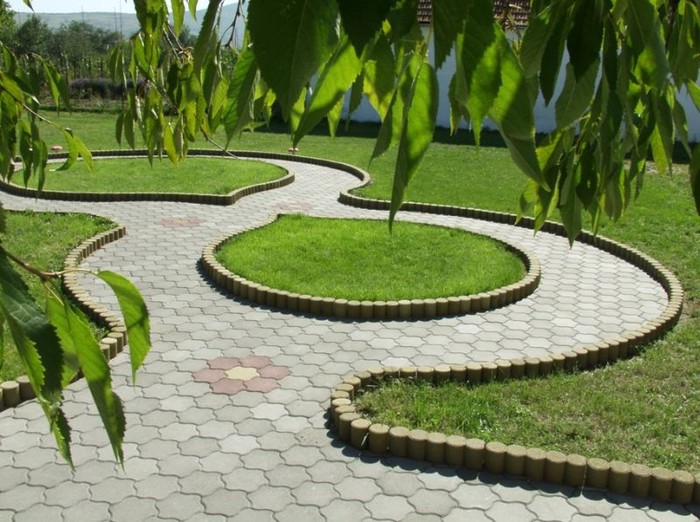 800x597_elis_pavaje_77667_bordura_cilindrica_produs_si_lucrari_bordura_cilindrica_11 - amenajeaza-ti singur casa si gradina
