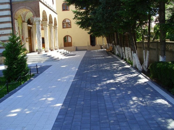 800x600_elis_pavaje_77783_pavaj_rezidential_premium_umbra_patrat_umbra_patrat_12 - amenajeaza-ti singur casa si gradina
