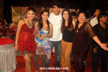 230728_271967109597924_2093777871_n