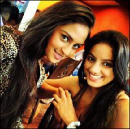 268003_262417917219510_132037968_n