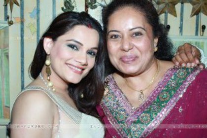 321194_261862490608386_1272534387_n