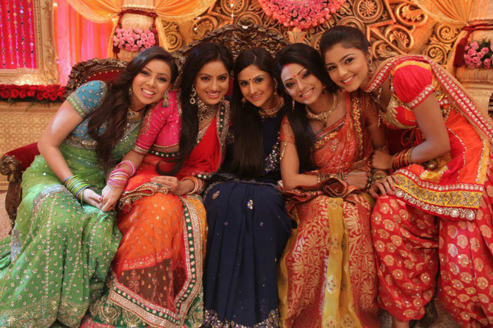 483251_261975347263767_1054567706_n