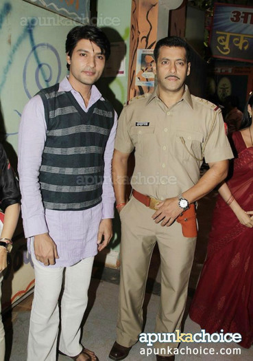 224825_260730827388219_607680451_n - Diya Aur Baati Hum_Destine implinite