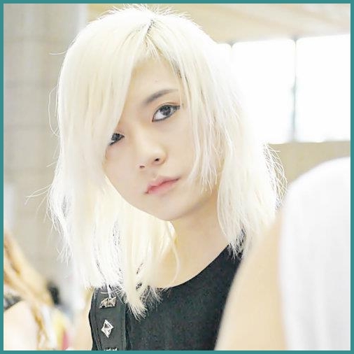 #. Binee..:))..tu vrei ceva de baut ? [pleaca la bucatarie] - l - x - Episodul 04 - x - l