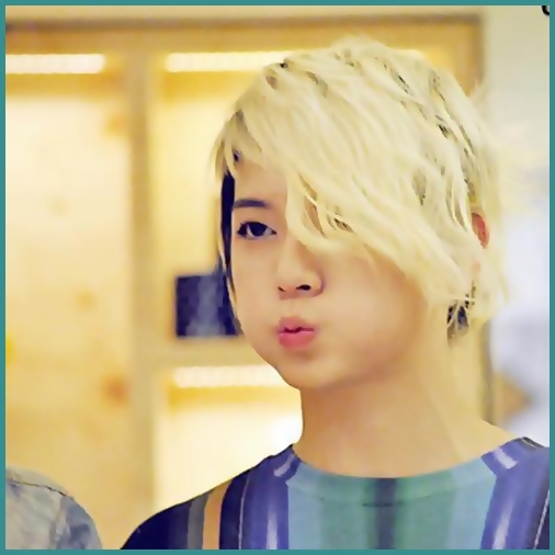 #. [se ridica] si ce ai rezolvat ?:))..tot o actrita oribila esti :))