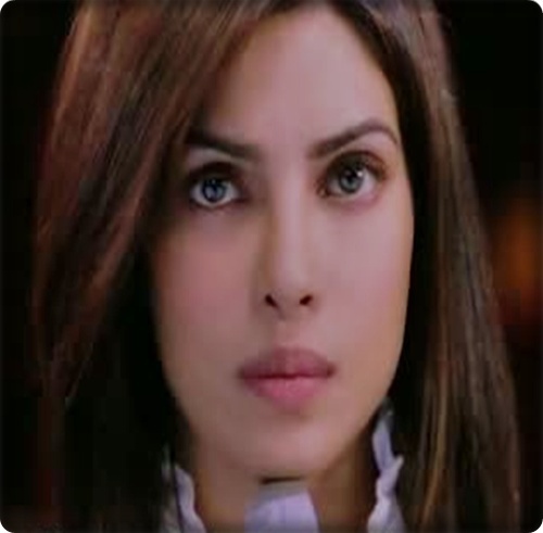 *uitandu-se pe vizor* Aaa.. e un varcolac la usa :o