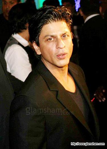 *in soapta spre Maria* Stii..el e unchiul Ghitza