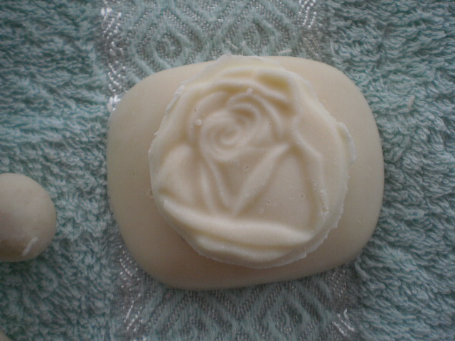 rose - sapunuri naturale