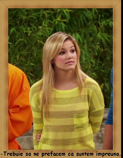 Trebuie sa ne prefacem ca suntem impreuna...