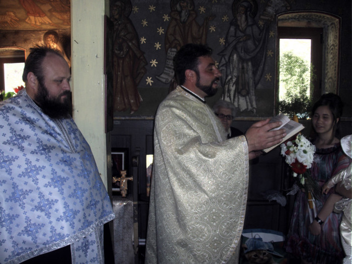 PICT0027 - SFINTE TROITE SI ZIANA