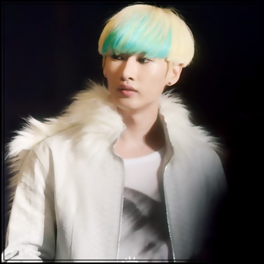 `:. Asta vad si eu.. :))|se pune pe canapea|.