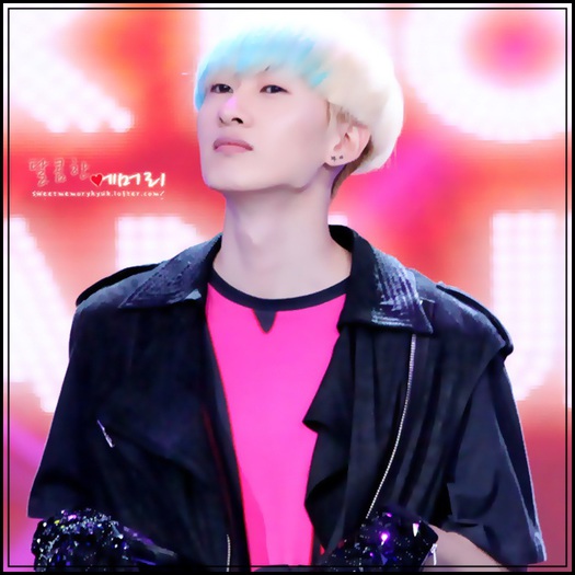 `:. Mhm :P Chiar eu :)).