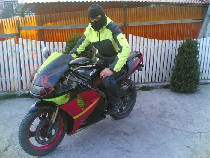 1 Aprilia - Moto