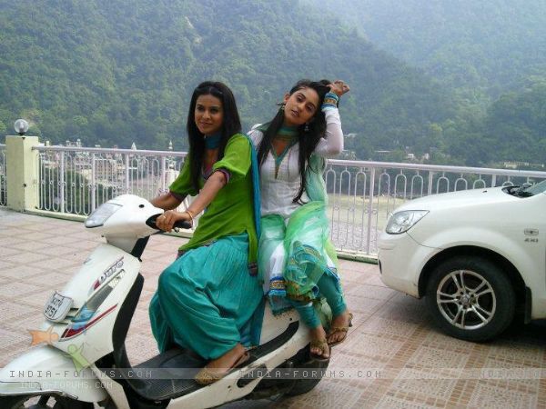 Nia Sharma and Krystle Dsouza (3)