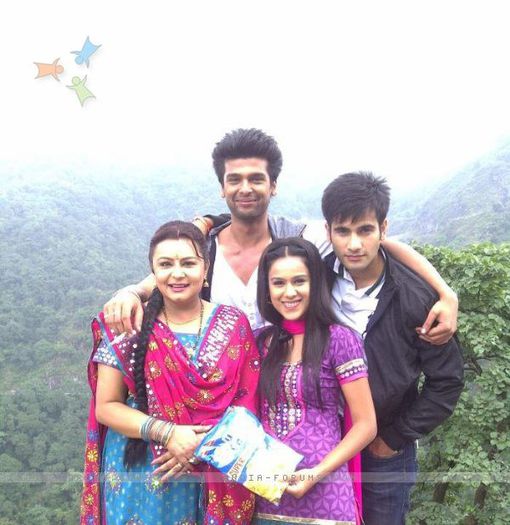 164707-karan-tacker-nia-sharma-kushal-tandon-and-divyajyotee-sharma-in - Nia Sharma
